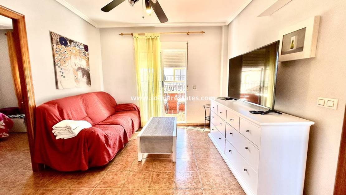 2 soveværelse Lejlighed til salg i Orihuela Costa med swimmingpool - € 189.000 (Ref: 9713458)