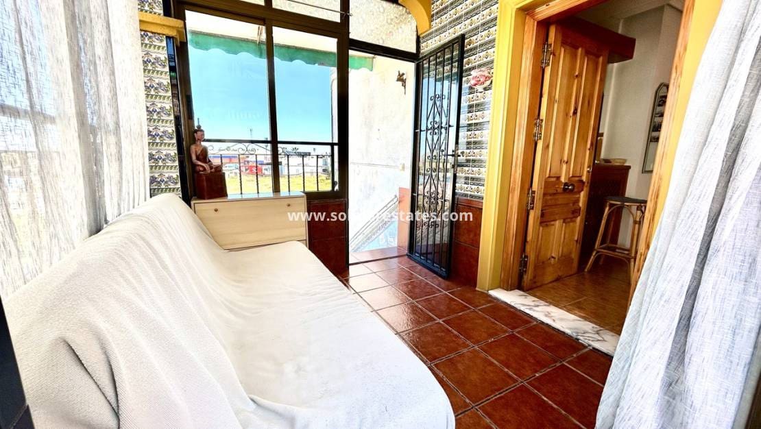 2 soveværelse Lejlighed til salg i Orihuela Costa med swimmingpool - € 189.000 (Ref: 9713458)