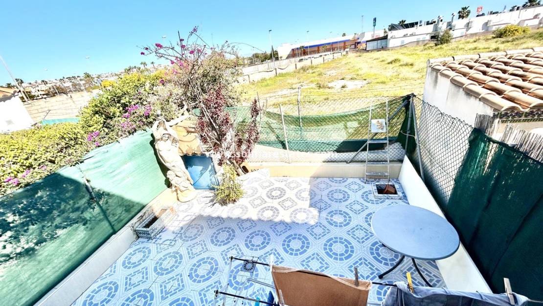 2 soveværelse Lejlighed til salg i Orihuela Costa med swimmingpool - € 189.000 (Ref: 9713458)