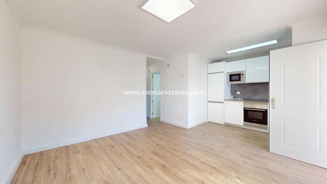 2 bedroom Apartment for sale in Villamartin - € 225,000 (Ref: 9713853)