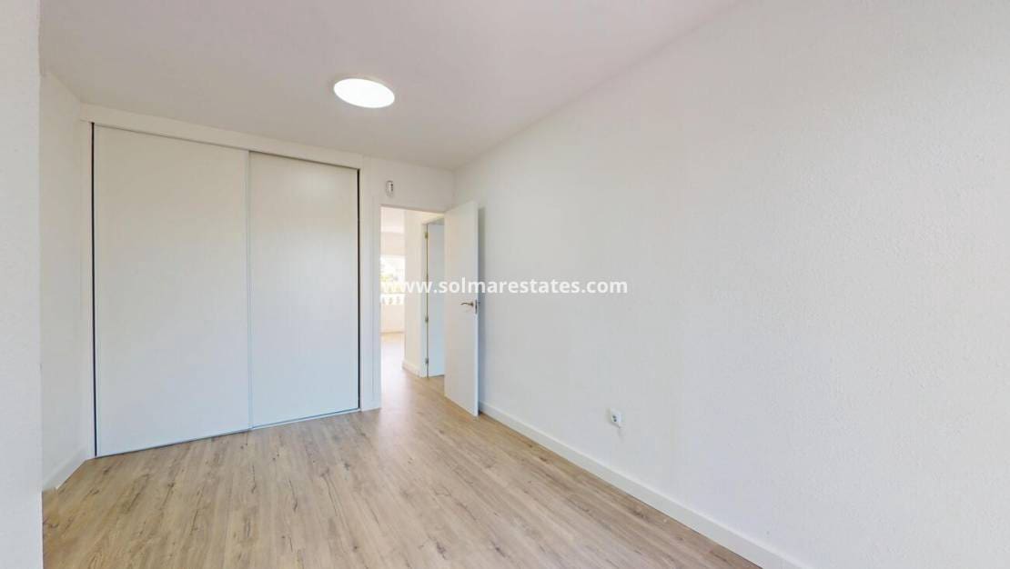 2 bedroom Apartment for sale in Villamartin - € 225,000 (Ref: 9713853)