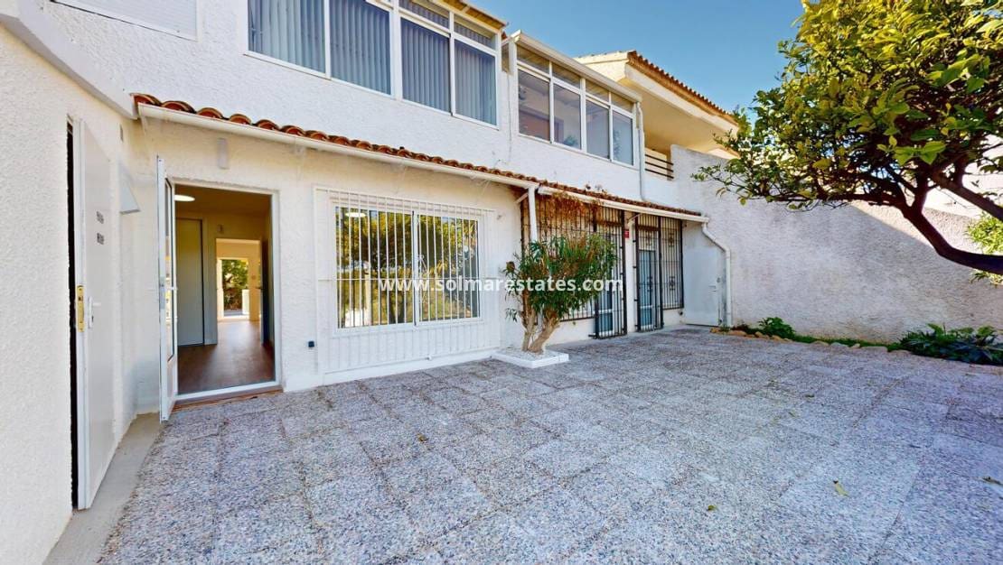 2 bedroom Apartment for sale in Villamartin - € 225,000 (Ref: 9713853)