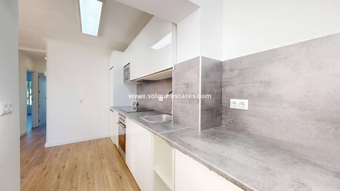 2 bedroom Apartment for sale in Villamartin - € 225,000 (Ref: 9713853)