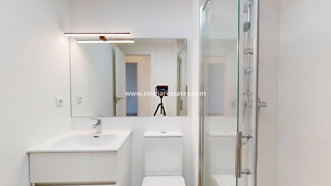 2 bedroom Apartment for sale in Villamartin - € 225,000 (Ref: 9713853)