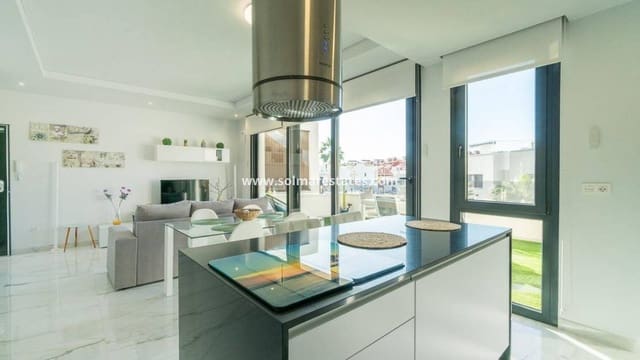 Apartamento de 2 habitaciones en Villamartin, Orihuela en venta con piscina - 325.000 € (Ref: 9713854)