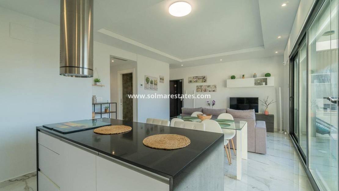 2 bedroom Apartment for sale in Villamartin with pool - € 325,000 (Ref: 9713854)