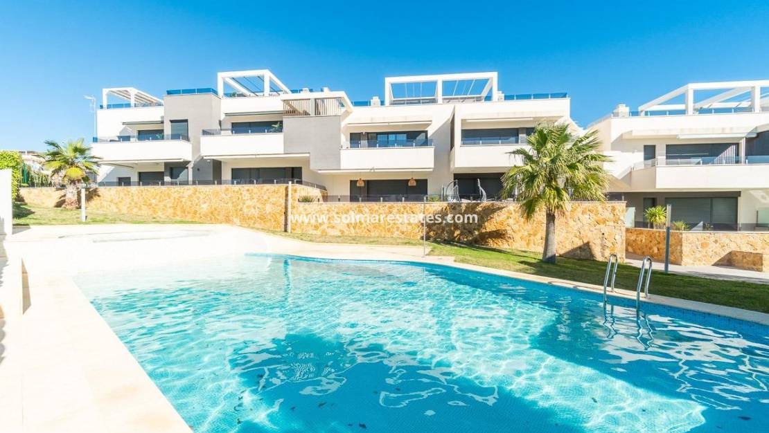 2 bedroom Apartment for sale in Villamartin with pool - € 325,000 (Ref: 9713854)