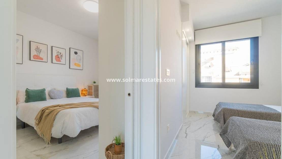 2 bedroom Apartment for sale in Villamartin with pool - € 325,000 (Ref: 9713854)