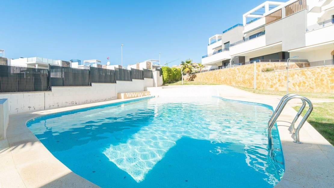 2 bedroom Apartment for sale in Villamartin with pool - € 325,000 (Ref: 9713854)