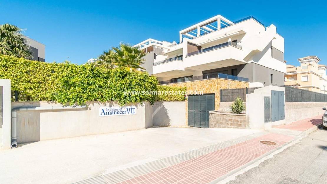 2 bedroom Apartment for sale in Villamartin with pool - € 325,000 (Ref: 9713854)