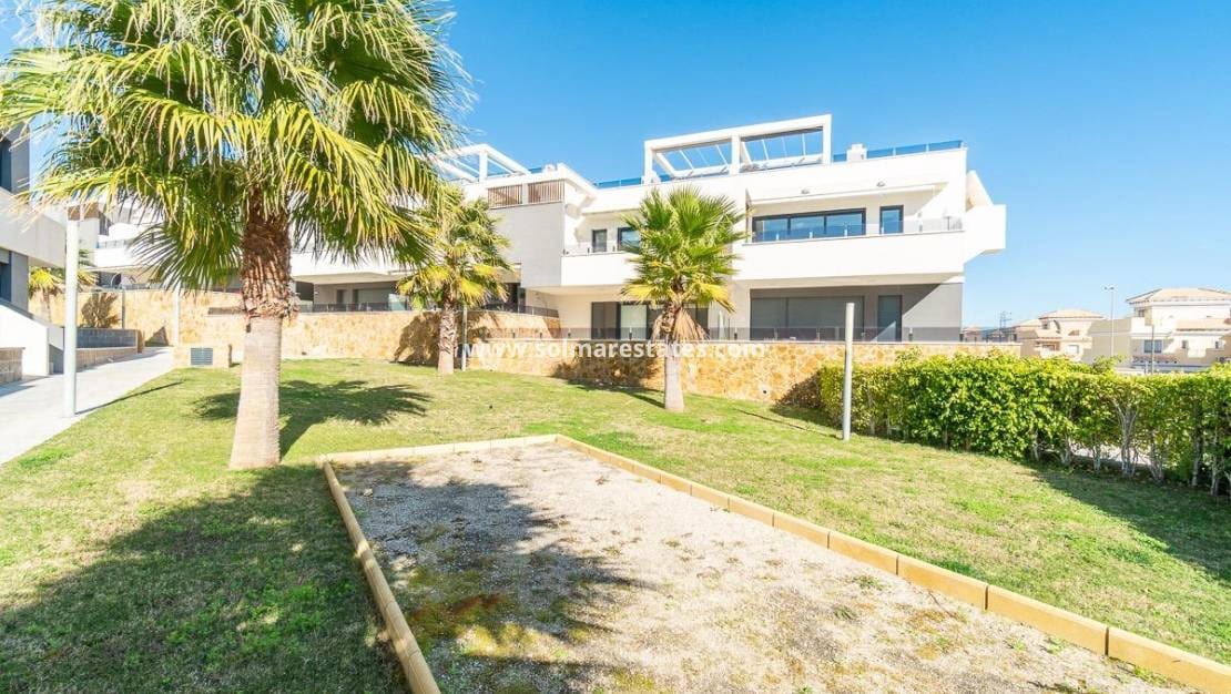 2 bedroom Apartment for sale in Villamartin with pool - € 325,000 (Ref: 9713854)