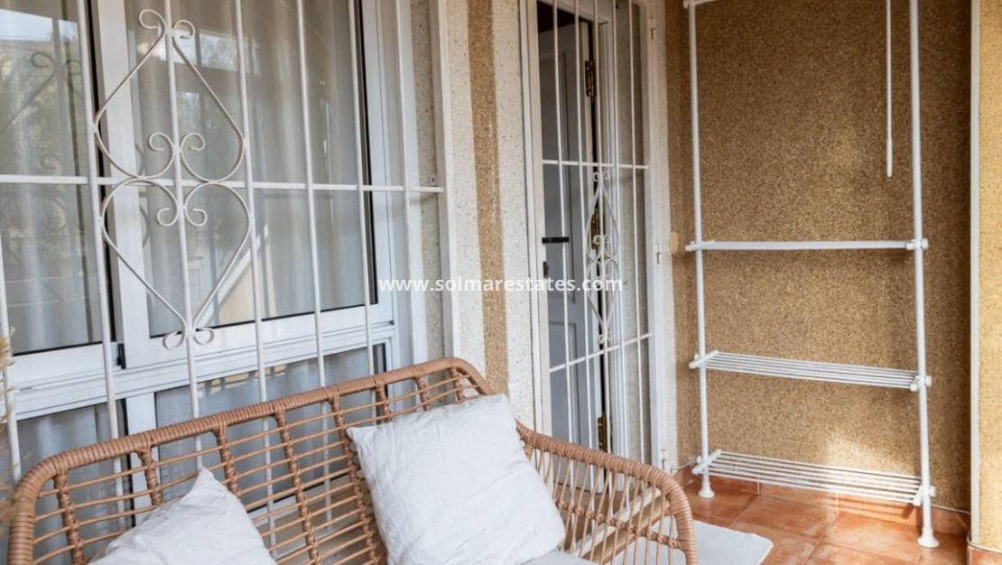 2 makuuhuone Huoneisto myytävänä paikassa Playa Flamenca mukana uima-altaan - 149 950 € (Ref: 9715600)