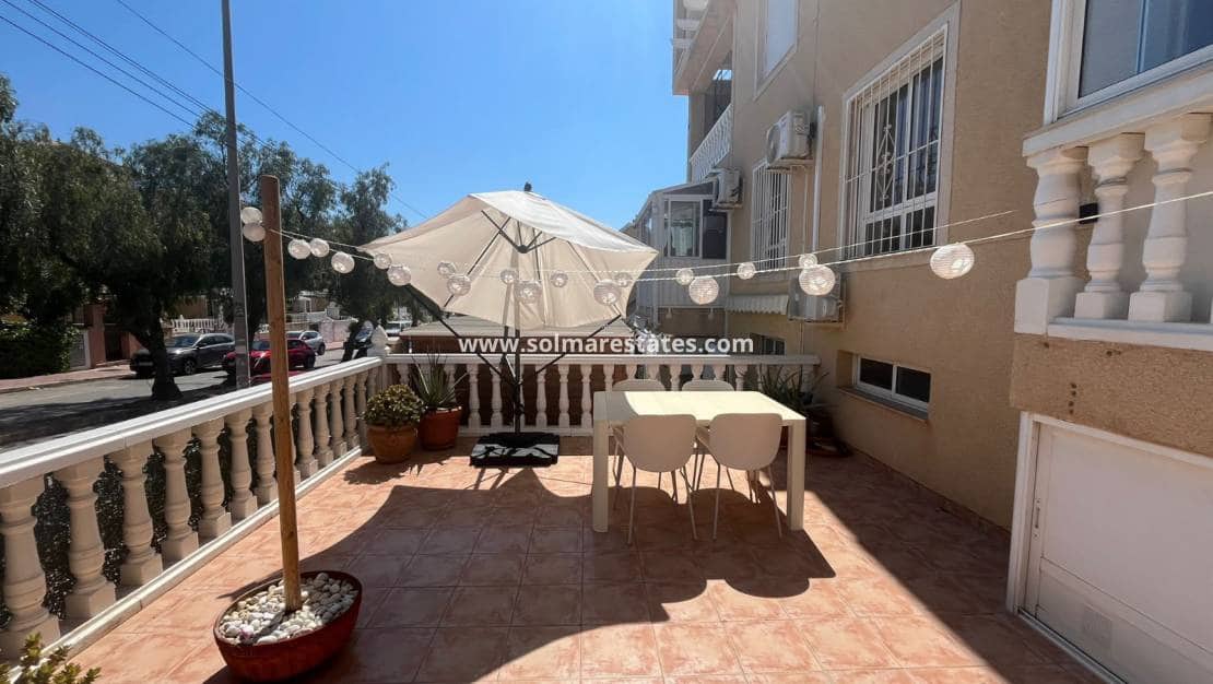 2 makuuhuone Huoneisto myytävänä paikassa Playa Flamenca mukana uima-altaan - 149 950 € (Ref: 9715600)