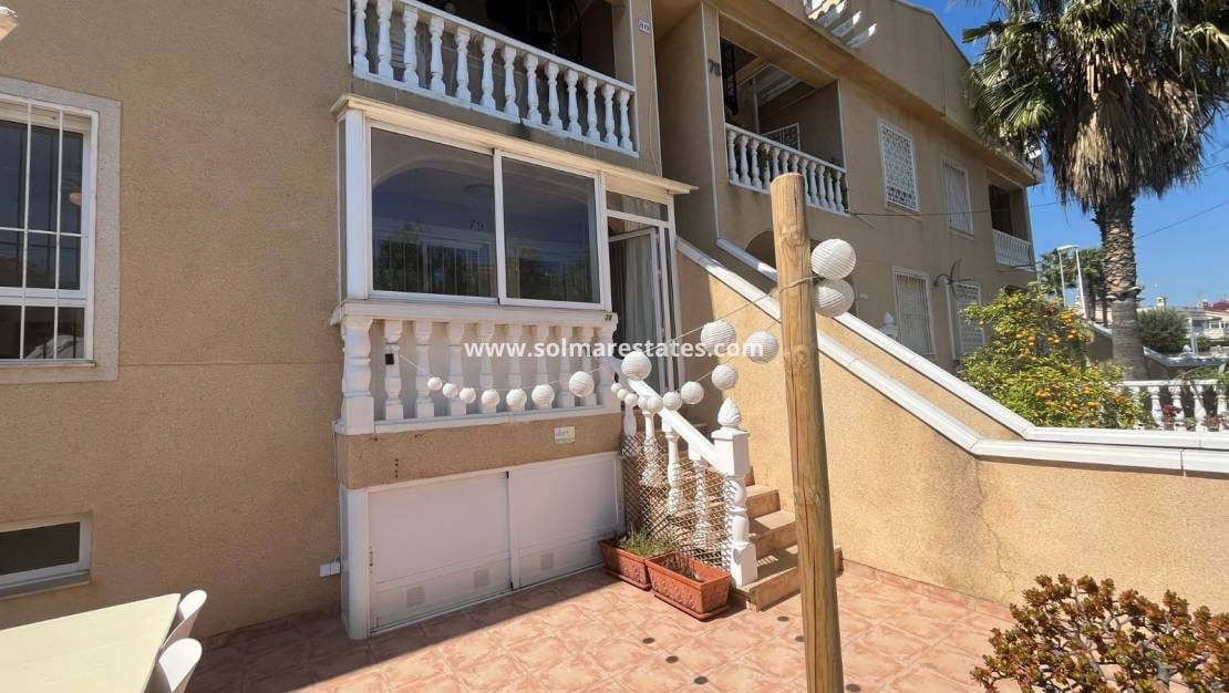 2 makuuhuone Huoneisto myytävänä paikassa Playa Flamenca mukana uima-altaan - 149 950 € (Ref: 9715600)