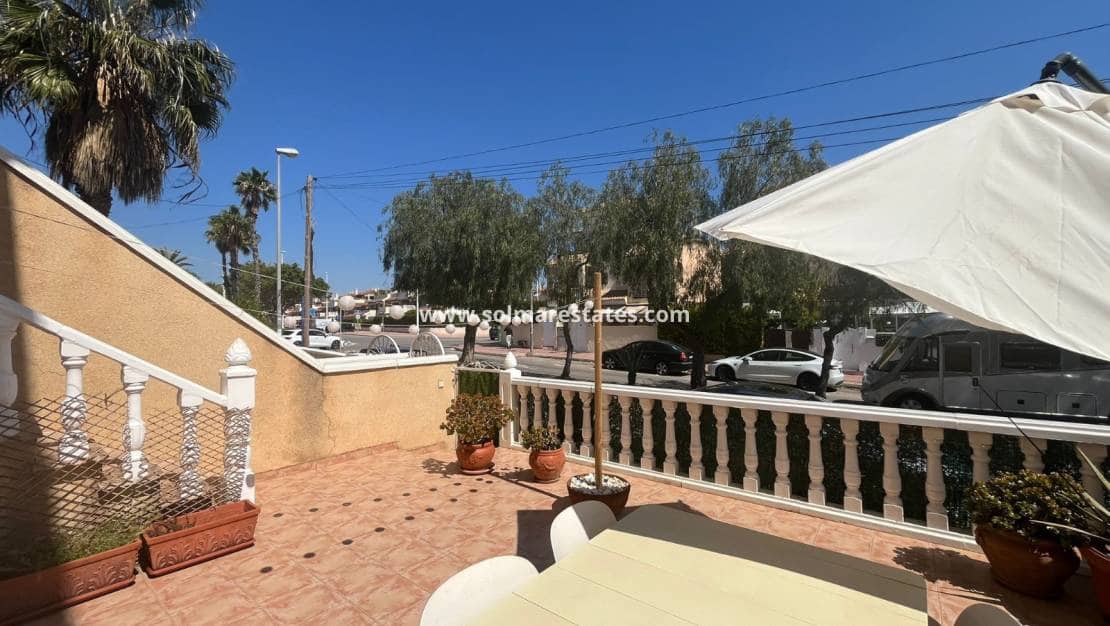 2 makuuhuone Huoneisto myytävänä paikassa Playa Flamenca mukana uima-altaan - 149 950 € (Ref: 9715600)