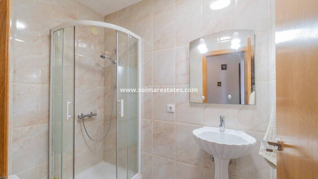 3 sovrum Lägenhet till salu i La Zenia med pool - 189 900 € (Ref: 9720437)