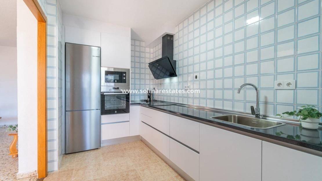 3 sovrum Lägenhet till salu i La Zenia med pool - 189 900 € (Ref: 9720437)