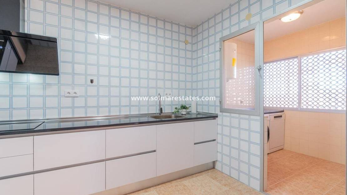 3 sovrum Lägenhet till salu i La Zenia med pool - 189 900 € (Ref: 9720437)