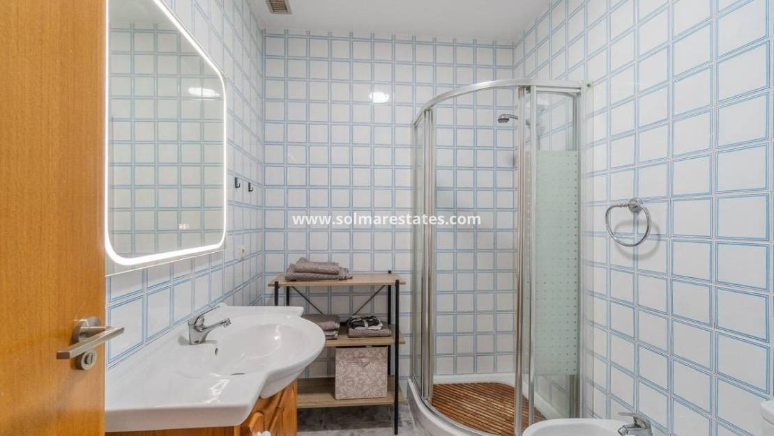 3 sovrum Lägenhet till salu i La Zenia med pool - 189 900 € (Ref: 9720437)