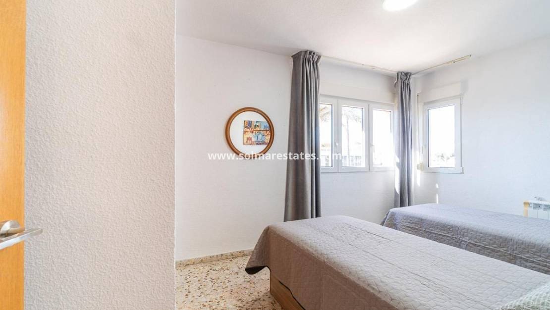 3 sovrum Lägenhet till salu i La Zenia med pool - 189 900 € (Ref: 9720437)