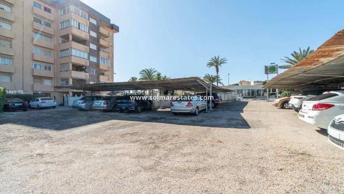 3 sovrum Lägenhet till salu i La Zenia med pool - 189 900 € (Ref: 9720437)