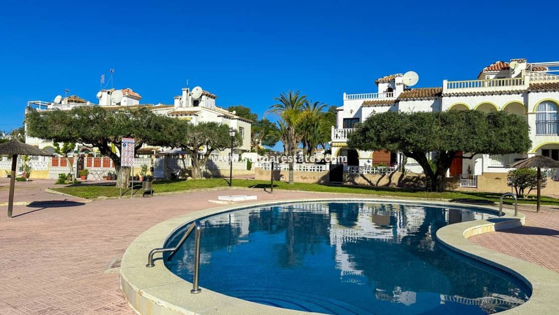 1 bedroom Apartment for sale in Villamartin with pool - € 115,000 (Ref: 9720438)