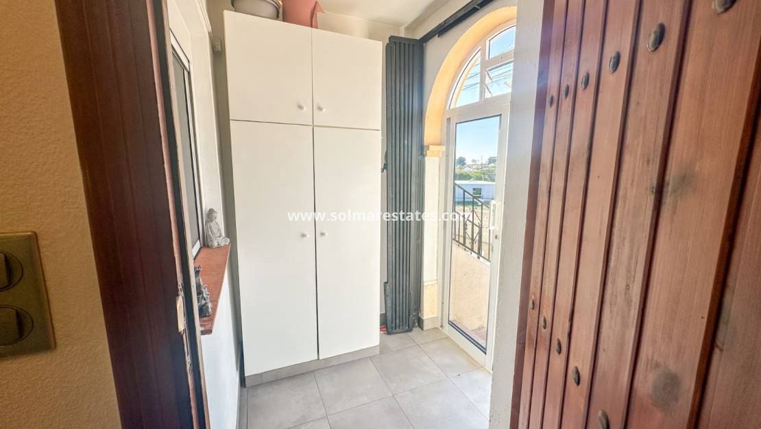 1 bedroom Apartment for sale in Villamartin with pool - € 115,000 (Ref: 9720438)