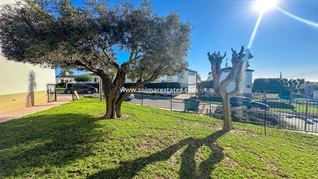 1 bedroom Apartment for sale in Villamartin with pool - € 115,000 (Ref: 9720438)