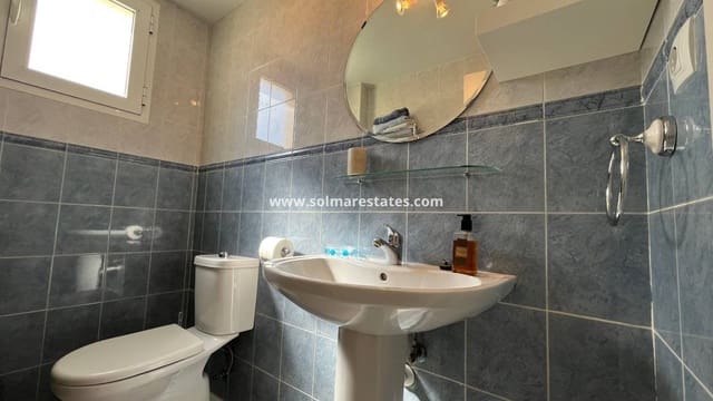 Apartamento de 2 habitaciones en Villamartin, Orihuela en venta con piscina - 164.950 € (Ref: 9720439)