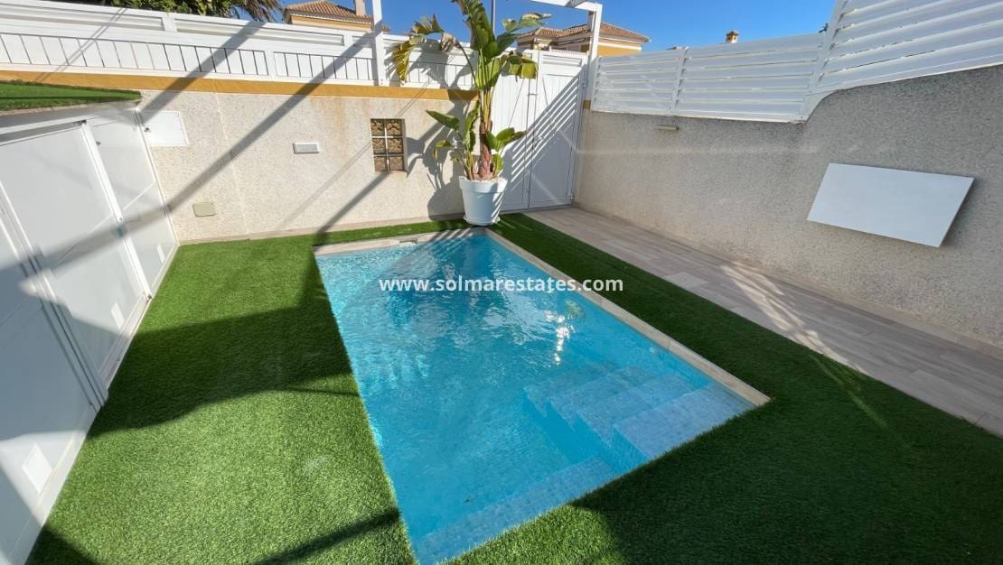 3 Zimmer Haus zu verkaufen in Torre de la Horadada mit Pool - 399.000 € (Ref: 9720440)