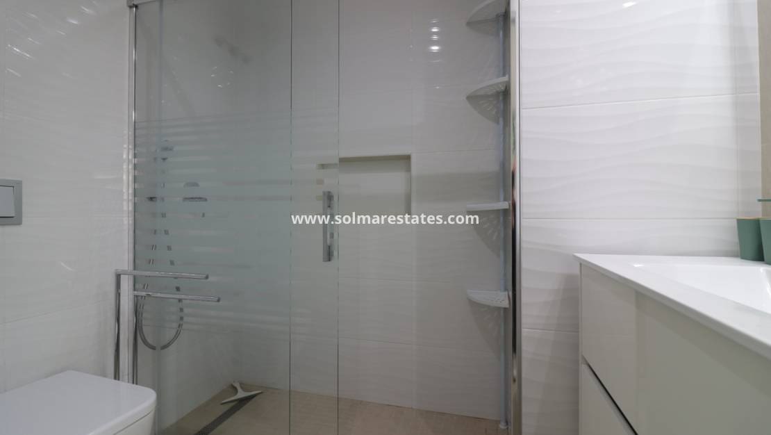 3 Zimmer Villa zu verkaufen in Benijofar mit Pool - 399.950 € (Ref: 9720441)