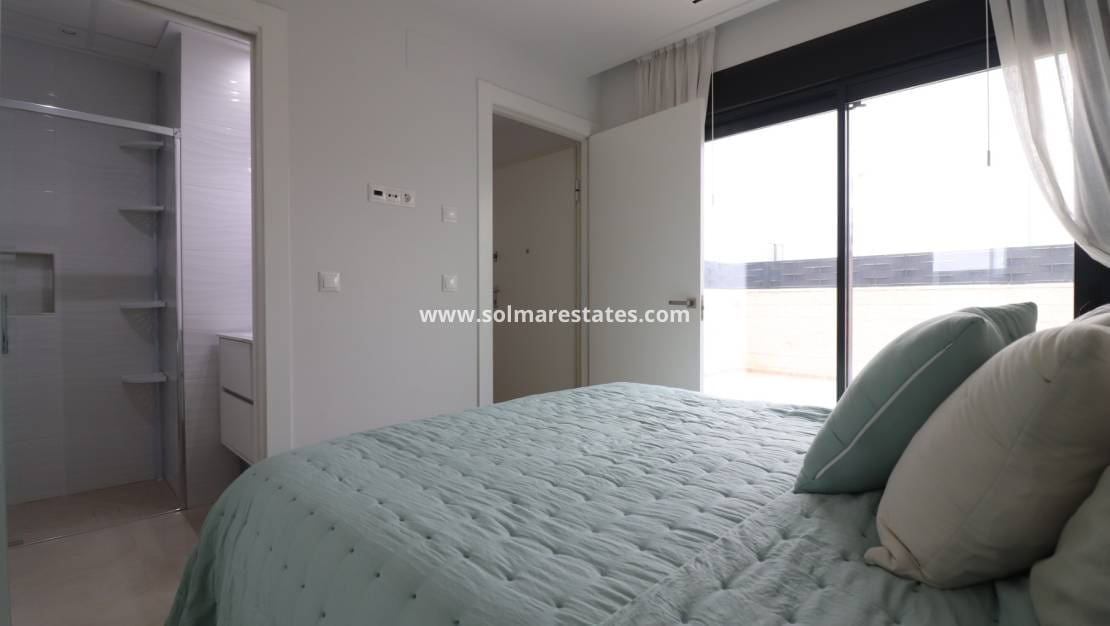 3 Zimmer Villa zu verkaufen in Benijofar mit Pool - 399.950 € (Ref: 9720441)