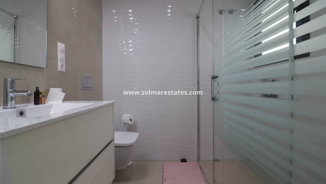 3 Zimmer Villa zu verkaufen in Benijofar mit Pool - 399.950 € (Ref: 9720441)