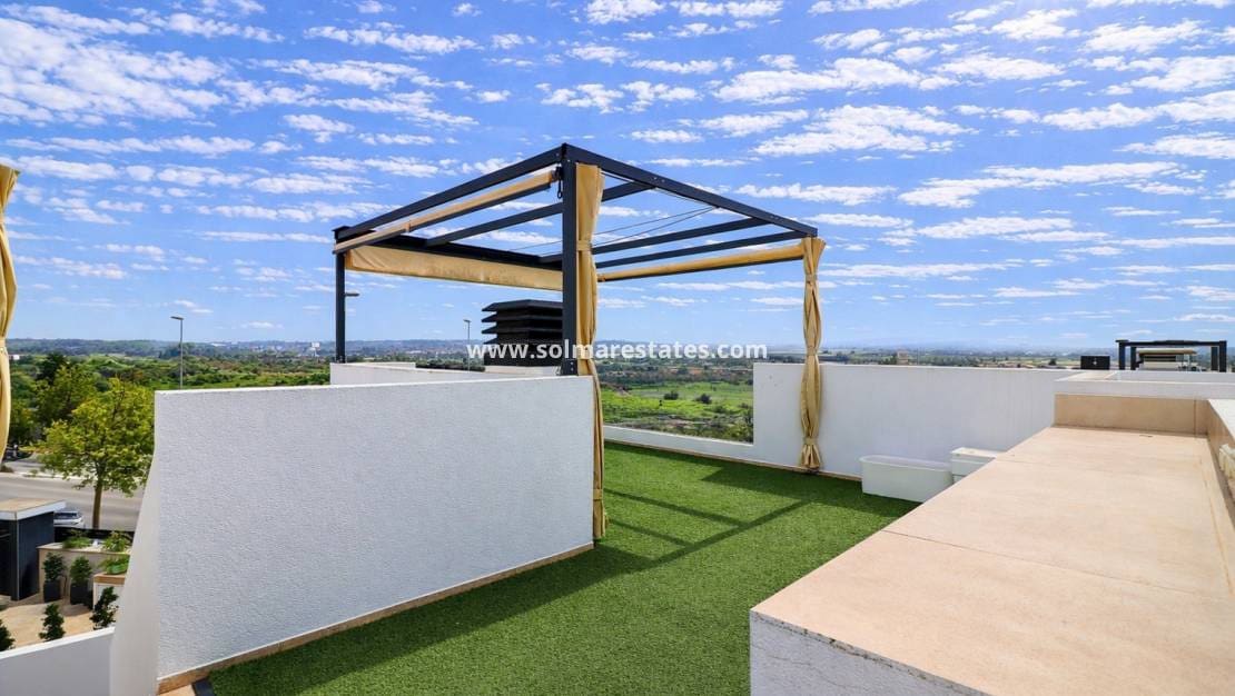 3 Zimmer Villa zu verkaufen in Benijofar mit Pool - 399.950 € (Ref: 9720441)