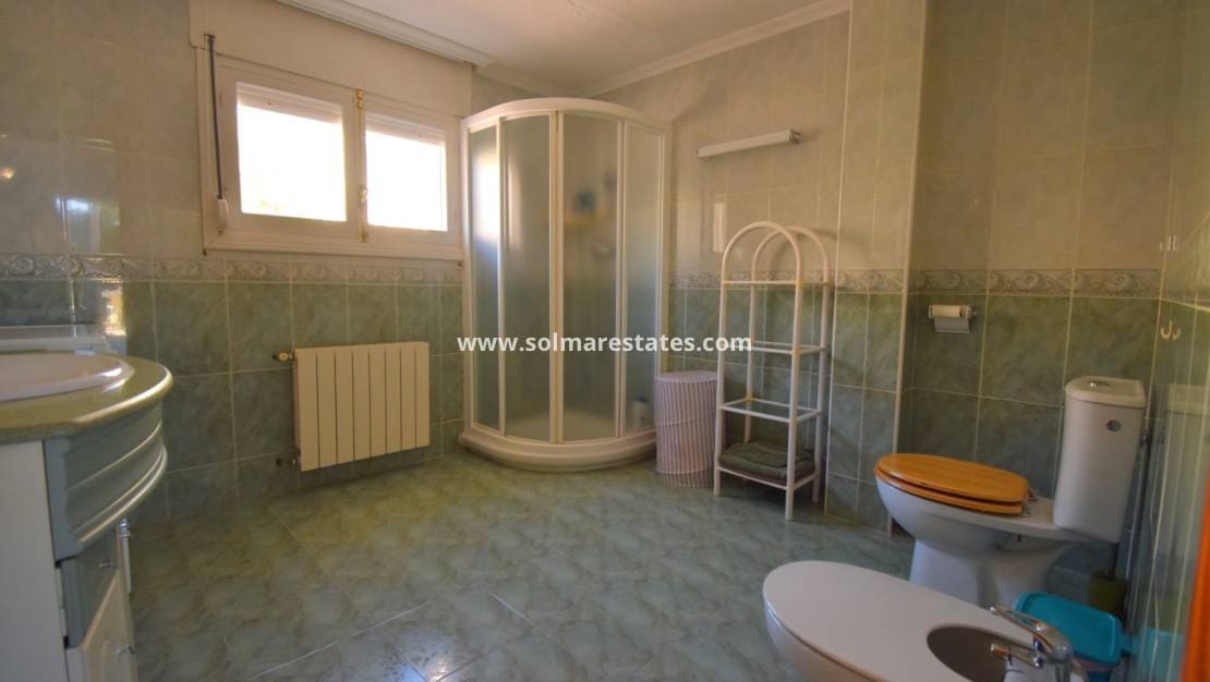 4 soverom Kjedet enebolig til salgs i Los Balcones med svømmebasseng - € 430 000 (Ref: 9720443)