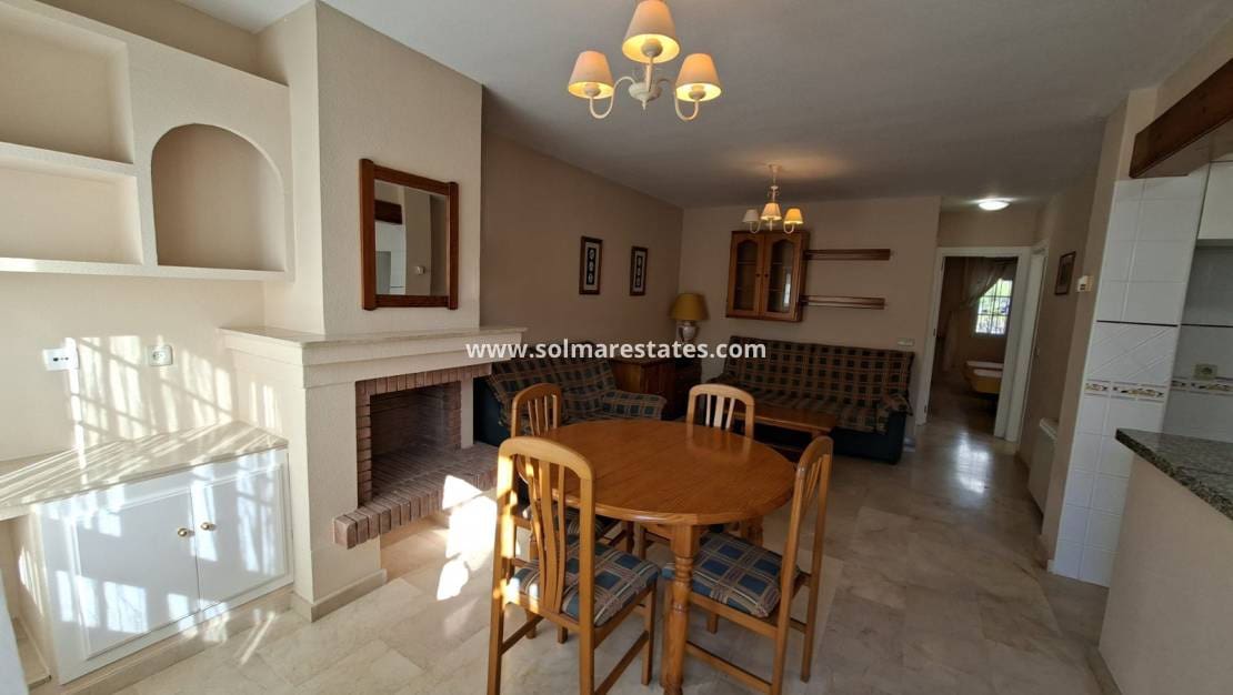 2 soveværelse Bungalow til salg i Villamartin med swimmingpool - € 229.000 (Ref: 9720444)