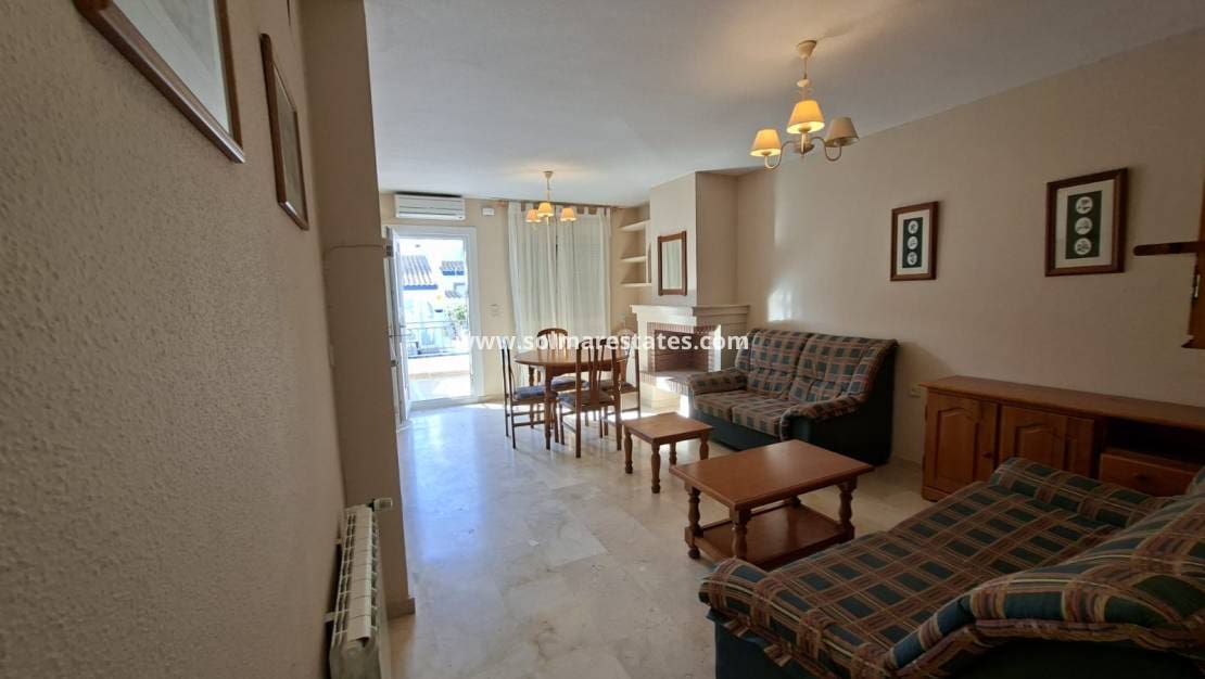 2 soveværelse Bungalow til salg i Villamartin med swimmingpool - € 229.000 (Ref: 9720444)