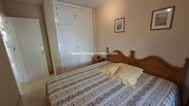 Bungalow de 2 habitaciones en Villamartin, Orihuela en venta con piscina - 229.000 € (Ref: 9720444)