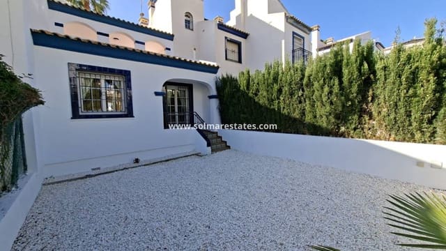 Bungalow de 2 habitaciones en Villamartin, Orihuela en venta con piscina - 229.000 € (Ref: 9720444)