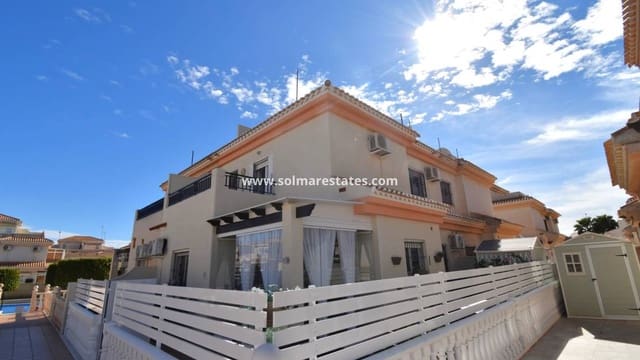 Casa de 3 habitaciones en Playa Flamenca, Orihuela en venta con piscina - 249.000 € (Ref: 9720450)