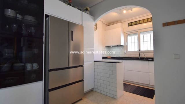 Casa de 3 habitaciones en Playa Flamenca, Orihuela en venta con piscina - 249.000 € (Ref: 9720450)