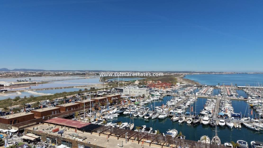 3 soveværelse Byhus til salg i Playa Flamenca med swimmingpool - € 249.000 (Ref: 9720450)