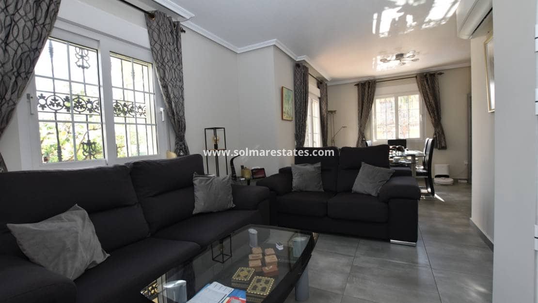 3 quarto Moradia para venda em Villamartin com piscina - 445 000 € (Ref: 9723505)