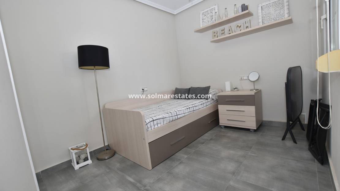 3 quarto Moradia para venda em Villamartin com piscina - 445 000 € (Ref: 9723505)