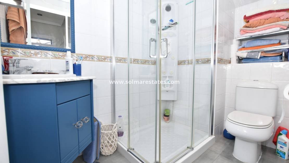 3 quarto Moradia para venda em Villamartin com piscina - 445 000 € (Ref: 9723505)