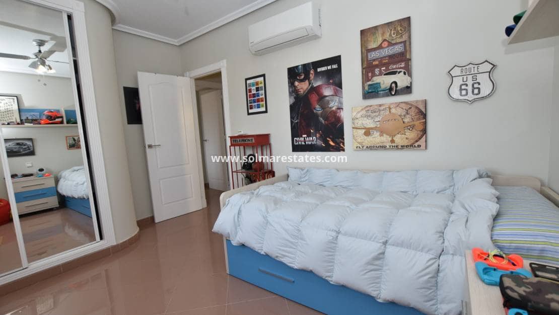 3 quarto Moradia para venda em Villamartin com piscina - 445 000 € (Ref: 9723505)