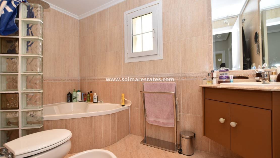 3 quarto Moradia para venda em Villamartin com piscina - 445 000 € (Ref: 9723505)