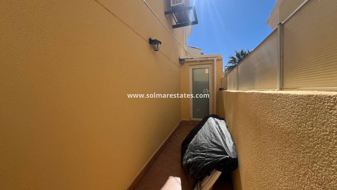 3 quarto Moradia para venda em Villamartin com piscina - 445 000 € (Ref: 9723505)