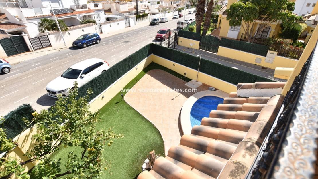 3 quarto Moradia para venda em Villamartin com piscina - 445 000 € (Ref: 9723505)