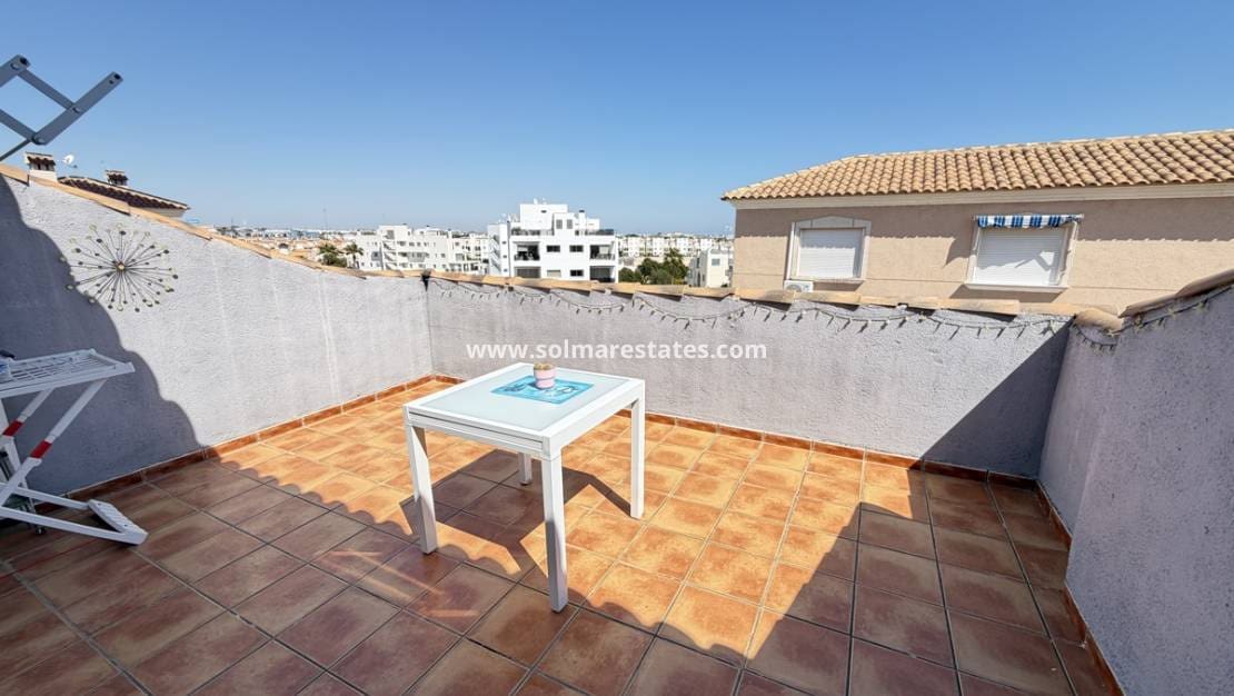 3 sovrum Lägenhet till salu i La Zenia med pool - 189 995 € (Ref: 9726206)